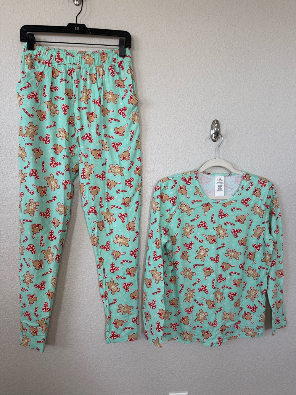 Disney Mickey Minnie Gingerbread Christmas Pajama Set Mint Green M